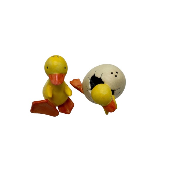 Adorable Duckling Salt & Pepper Shakers - Preowned Excellent Condition - Picture 5 of 5